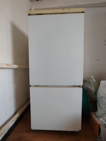 холодильник двухкамерный: Холодильник двухкамерный, классическая компоновка: сверху холодильное — 3