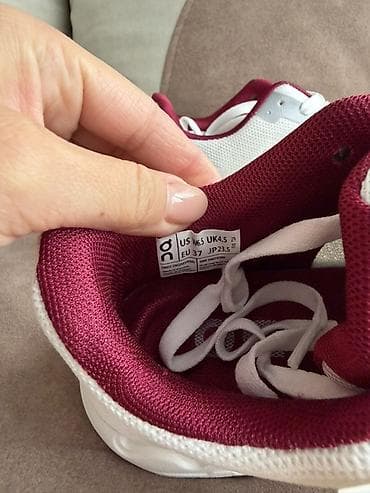 спорт: Кроссовки On Running (женские) - Размер: EU 37 (US W6.5, UK 4.5, JP — 2