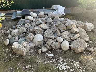 Камень природный и бетонные фрагменты (бут/валуны) Описание: - Смесь — 1