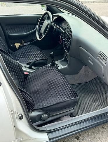Транспорт: Toyota Camry: 1993 г., 2.2 л, Механика, Бензин, Седан — 4