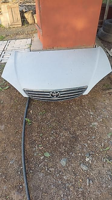 Бампер Toyota