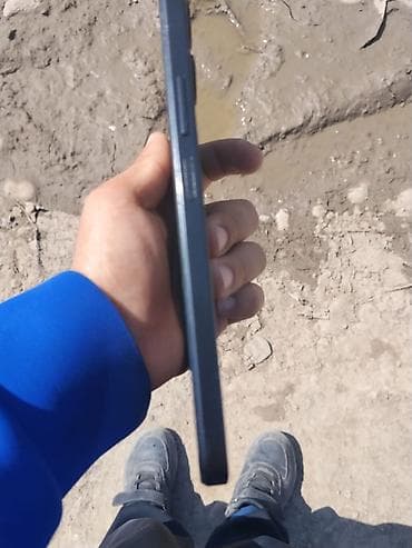 13 lite: Honor X6a, Б/у, 128 ГБ, цвет - Черный — 2