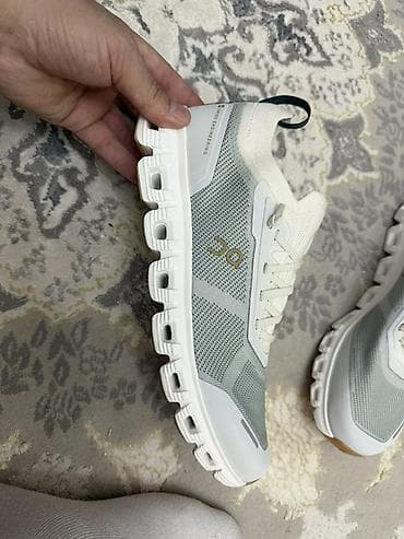 rf 3: Кроссовки On Running Cloudswift - Модель: On Cloudswift (логотип On — 2