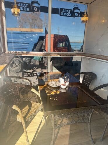 продаю в связи с переездом: Продаю кофейную Переносной с мебелью Теплый пол, видео наблюдение — 3