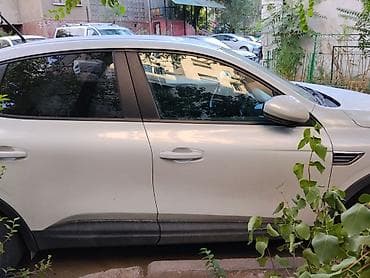 Renault : 2020 г., 1.6 л, Автомат, Бензин, Кроссовер at lalafo.kg Renault : 2020 г., 1.6 л, Автомат, Бензин, Кроссовер