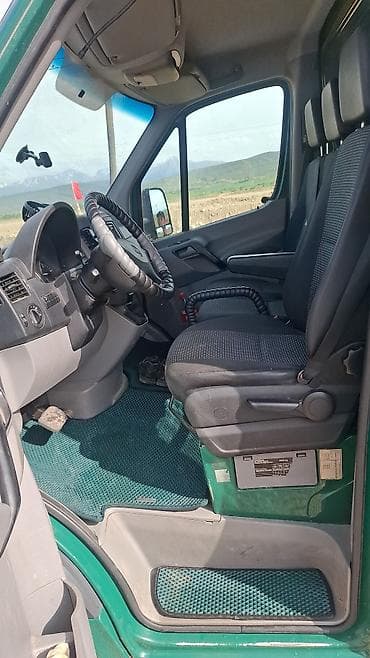 аренда витринных холодильников: Mercedes-Benz Sprinter рефрижератор Основные характеристики: - — 3