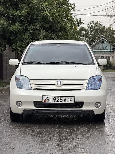 Toyota Ist: 2004 г., 1.5 л, Автомат, Бензин, Лифтбек — 3