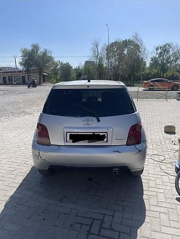 дамкрат авто: Компактный городской хэтчбек 5 дверей, серебристый цвет. Основные — 5