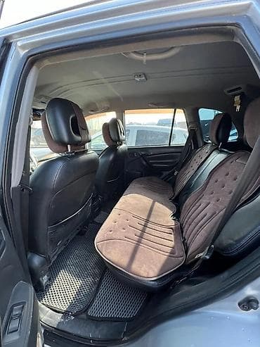 экспедиционные канистры: Toyota RAV4: 2004 г., Автомат, Бензин, Кроссовер — 3