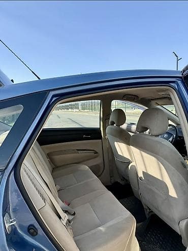 corolla 2004: Toyota Prius: 2005 г., 1.5 л, Гибрид, Хэтчбэк — 7