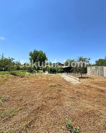 act building: 🏠Продается дом в с. Сокулук 🟡Комнаты: 4 🟡Участок: 9,18 соток (по факту — 10