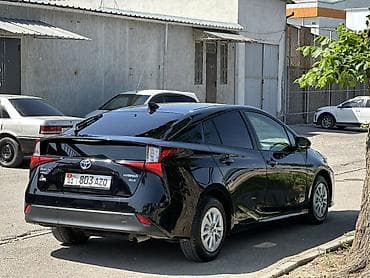 toyota hiace: Toyota Prius: 2019 г., 1.8 л, Автомат, Гибрид, Хэтчбэк — 4