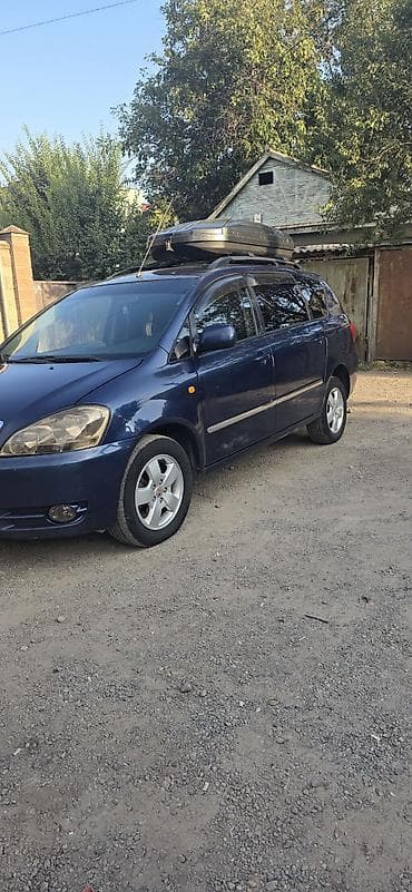 daewoo 2: Toyota Ipsum: 2001 г., 2 л, Механика, Бензин, Минивэн — 2