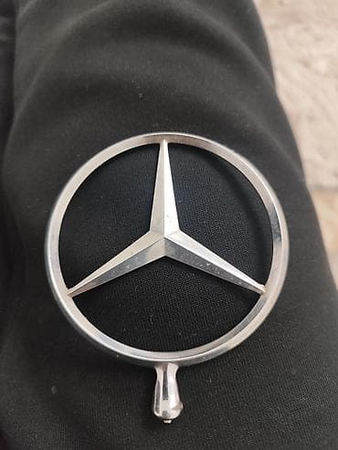 Продаю эмблему Mercedes-Benz Оригинальная/хорошего качества эмблема