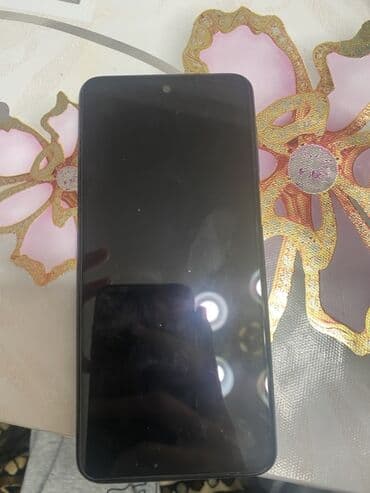 poco s40: Смарт‑телефон на Android с экраном с отверстием под фронтальную камеру — 7