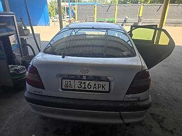 Toyota Avensis: 2002 г., 1.8 л, Автомат, Бензин, Хэтчбэк — 2
