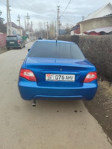 Daewoo Nexia: 2008 г., 1.5 л, Механика, Бензин, Седан