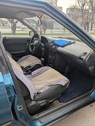 mx 5: Mazda 323: 1992 г., 1.6 л, Автомат, Бензин, Хэтчбэк — 3