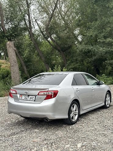 2 8: Toyota Camry: 2012 г., 2.5 л, Автомат, Бензин, Седан — 3