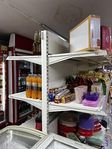Продаётся комплект торгового оборудования для магазина: - Стеллажи