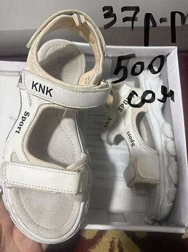 dunk low: 1. Подростковая обувь. Одевали 2-3 раза. В состоянии нового. Размер — 1