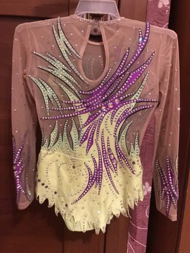 Музыкальные инструменты: СРОЧНО Продаю б/у купальник для художественной гимнастики сшили на — 2