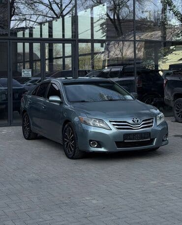 срочно продам авто в связи с переездом: Toyota Camry: 2010 г., 2.5 л, Автомат, Бензиновая, Седан — 1