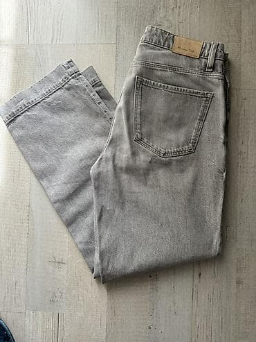 красные брюки: Серые джинсы Massimo Dutti
38 размер — 1