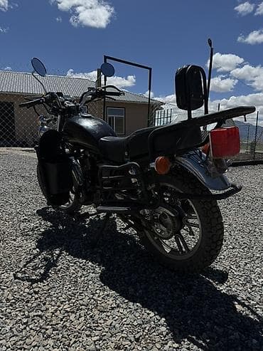 дуг: Мотоцикл дорожный 200 cc - Двигатель: одноцилиндровый бензиновый — 2