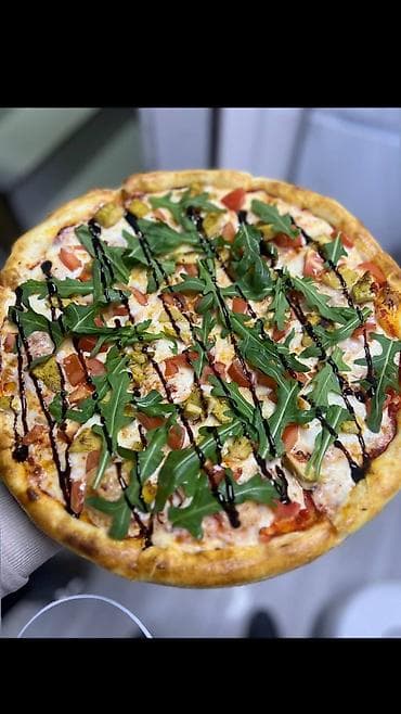 Продажи, работа с клиентами: Официант Кыз керек клиент менен жакшы суйлошкон — 1