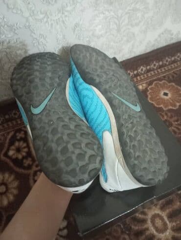 nike react: Футбольные бутсы Phantom почти новый размер не подошёл, размер — 4