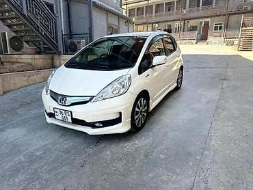 am 4: Сдаю в аренду за день 3000 обьем 1.5 Гибрид Fit 2012 г правый руль — 3