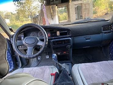 Транспорт: Mazda 626: 1988 г., 2 л, Кол менен иштөөчү, Седан — 3