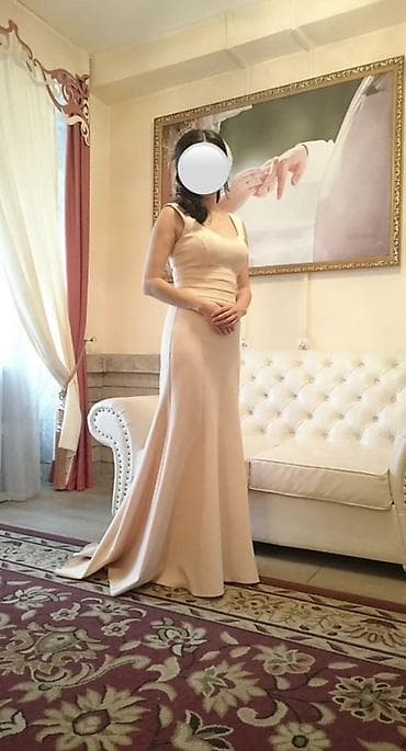 Размер S. Надето 1 раз. Вечернее платье в пол цвета нюд/пудра. -