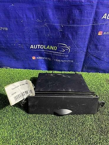 ista: Toyota Ist - Бардачок Артикул: 03794 Привозной оригинал, хорошее — 1