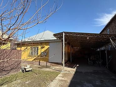 Дома: Продаю дом, на одном участке два дома имеются все необходимые — 9