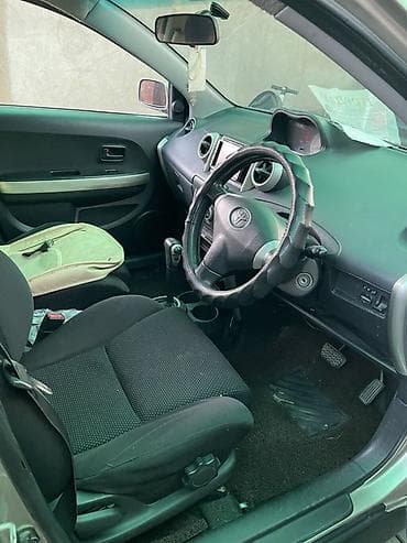 Унаа: Toyota Ist: 2002 г., 1.3 л, Автомат, Бензин, Хетчбек — 4
