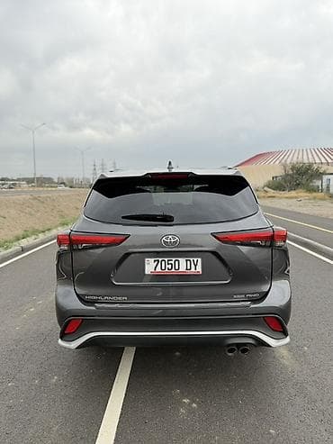разбитые авто: Toyota Highlander: 2023 г., 2.4 л, Автомат, Бензин, Кроссовер — 5