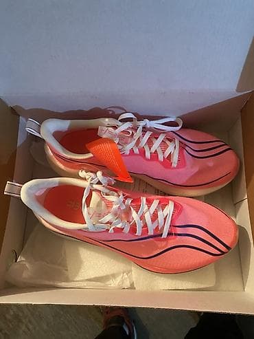 Легкие беговые кроссовки для шоссе - Цвет: ярко‑розовый с