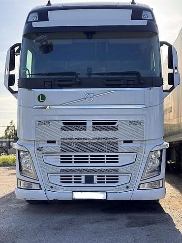 Тягач, Volvo, 2017 г., Тентованный
