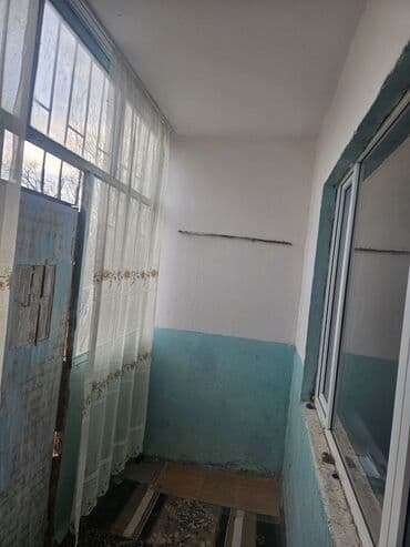 1 комвартирахрущевка продается: 2 комнаты, С мебелью частично — 7