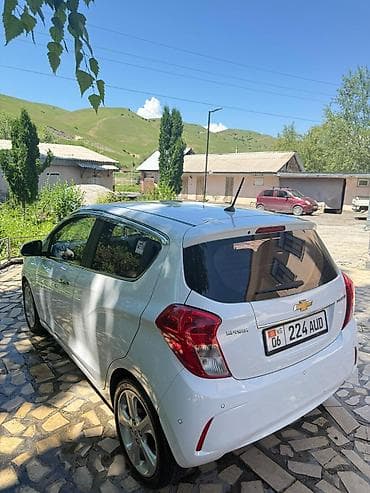Продажа авто: Chevrolet Spark: 2017 г., 1 л, Вариатор, Бензин, Хэтчбэк — 4