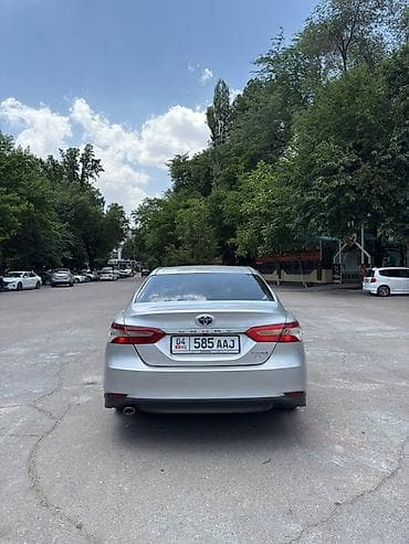Транспорт: Toyota Camry: 2018 г., 2.5 л, Вариатор, Гибрид, Седан — 6