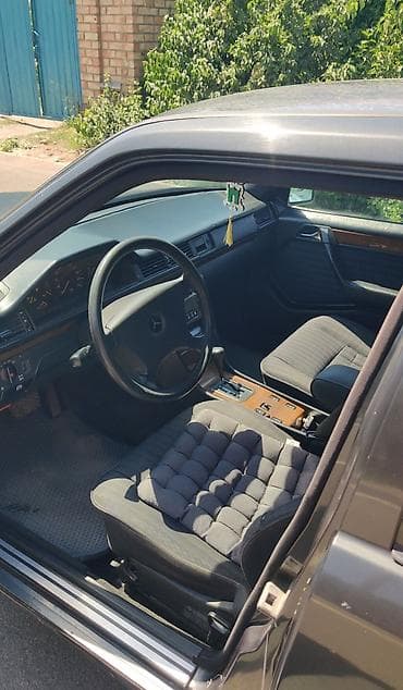 меерс 124: Mercedes-Benz W124: 1992 г., 2.3 л, Автомат, Бензин, Седан — 5