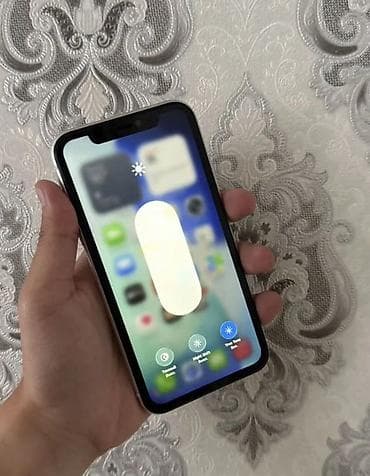 IPhone 11, Б/у, 128 ГБ, Белый, Зарядное устройство, Чехол, Кабель, 78 % — 3