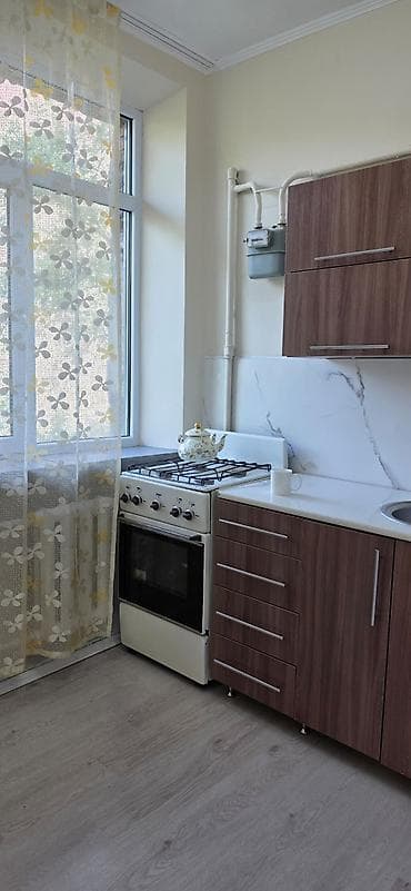 1 бөлмө, 30 м², Политех Сталинка, 3 кабат, Жаңы ремонт