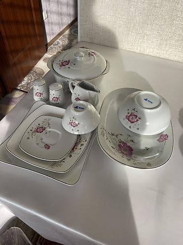 стол кухонны: Посуда. Пользовались парураз. В идеальном состоянии. Кесе, пиала — 2