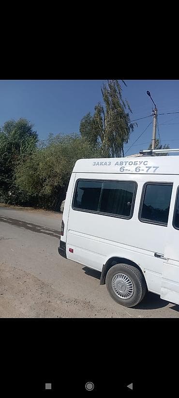 a 21: Mercedes-Benz Sprinter — пассажирский микроавтобус (длинная база — 4