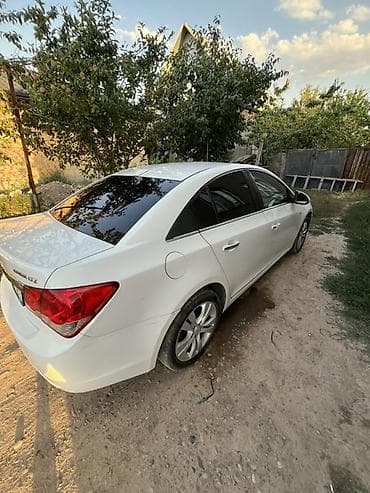 Продажа авто: Chevrolet Cruze: 2010 г., 1.8 л, Автомат, Газ, Седан — 4