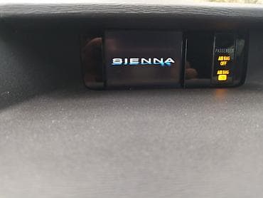 Toyota: Toyota Sienna: 2011 г., 3.5 л, Автомат, Бензин, Минивэн — 9